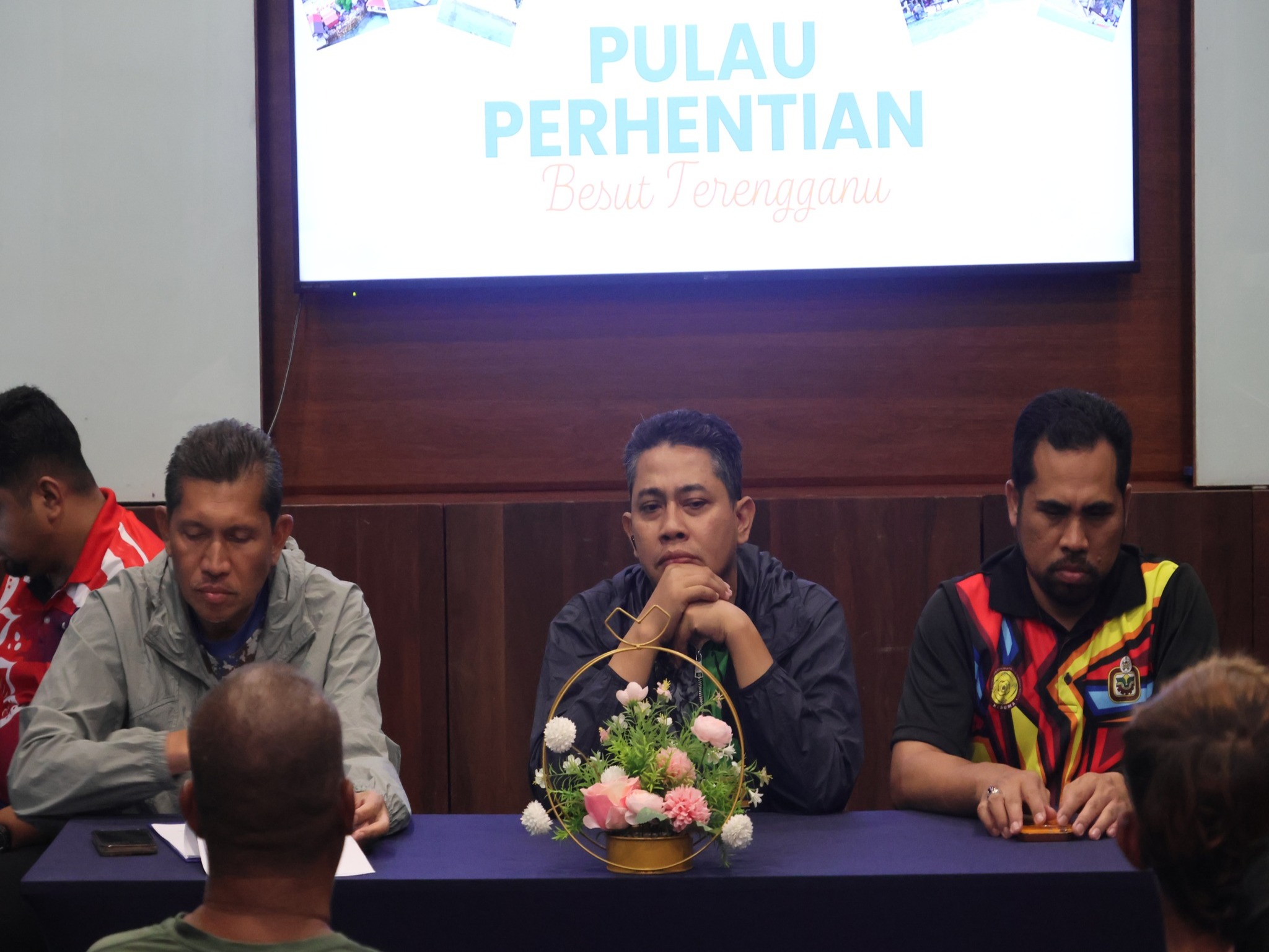 SESI LIBAT URUS PEGAWAI DAERAH BESUT BERSAMA PENGUSAHA BOT PULAU PERHENTIAN